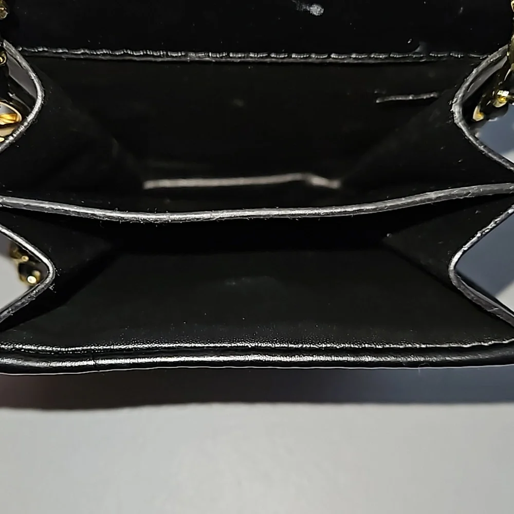 Black purse - Picture 8 of 13